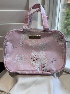 💐✨ Yumi Kim Floral Makeup & Travel Case — Pretty, Practical & Ready to Go! ✨🌸